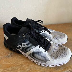 On Cloud Running shoe men’s size 11